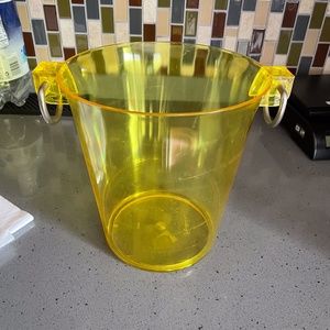 Vintage Georges Briard acrylic/lucite ice bucket